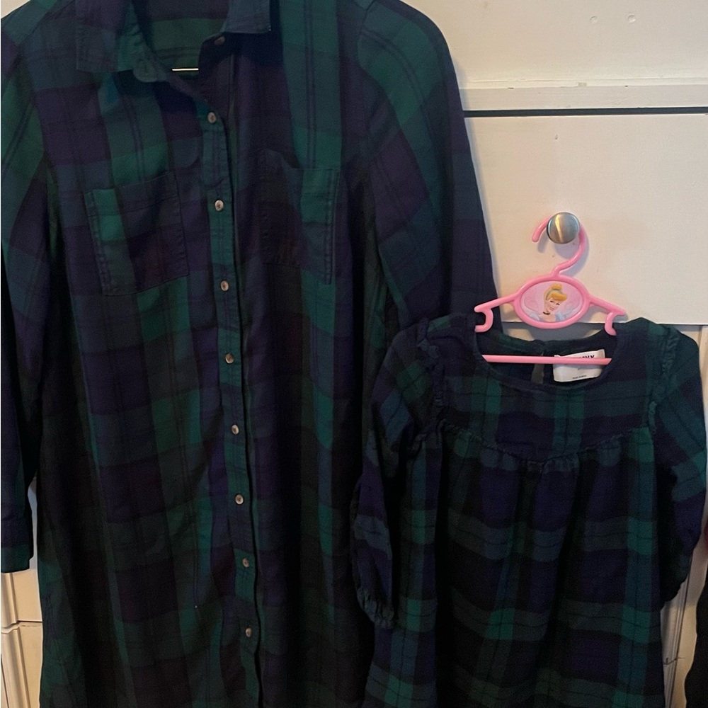 Old Navy Matching Mommy and me Plaid dresses in Green and Navy